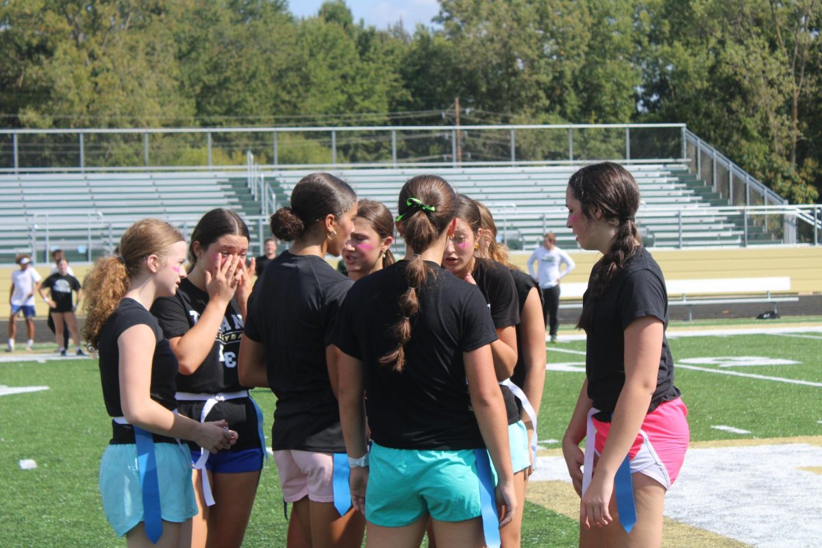Powderpuff 2025: Sophomores Steal the Show, Seniors Left Singing a Dirge