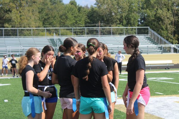 Powderpuff 2025: Sophomores Steal the Show, Seniors Left Singing a Dirge
